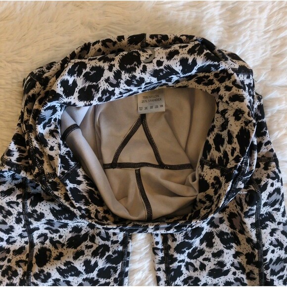 Zyia Active Snow Leopard Print Brilliant 7/8 Leggings Size 4 Black White 23" Run - Picture 10 of 10